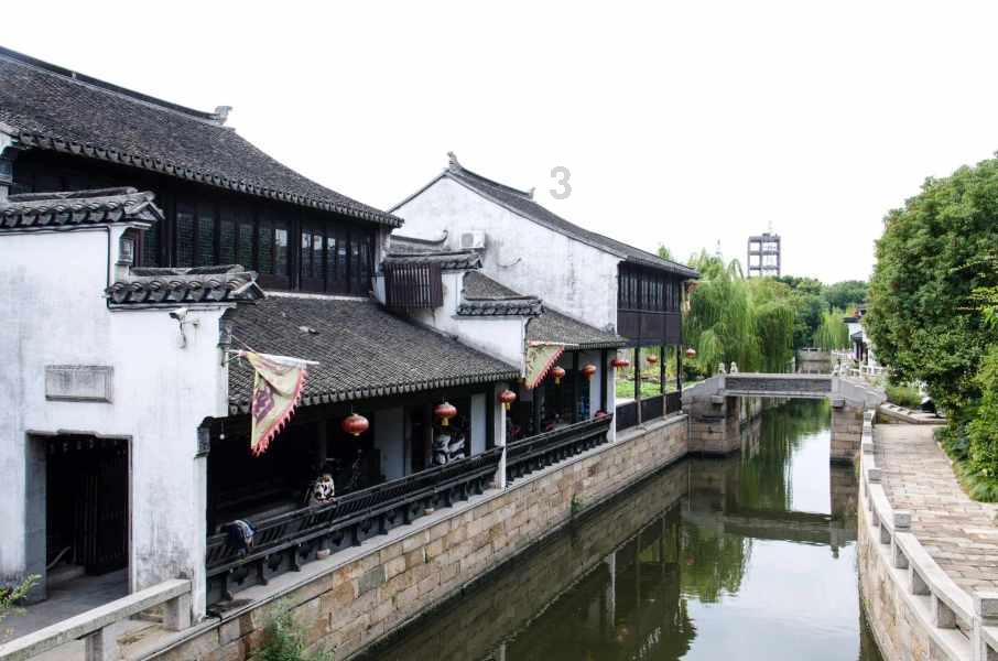 潮流春款卫衣，揭秘2024年新色彩选择！